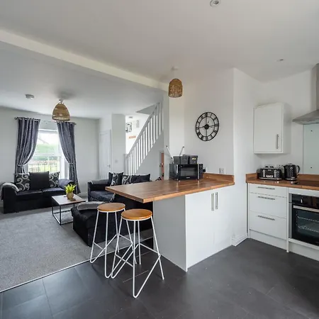 Apartment 3br Wigton Retreat With Garden Near District *
